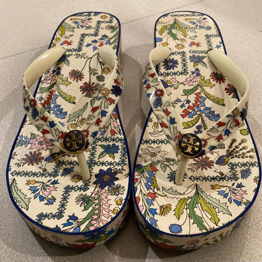 Size 8 Tory Burch platform floral thong sandals